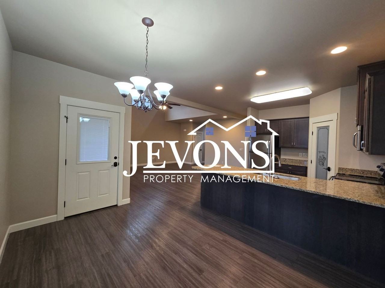 7204 W Chestnut Ave - Photo 4 of 26