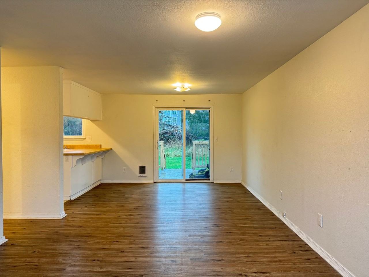 12810 65th Ave S - Photo 3 of 13