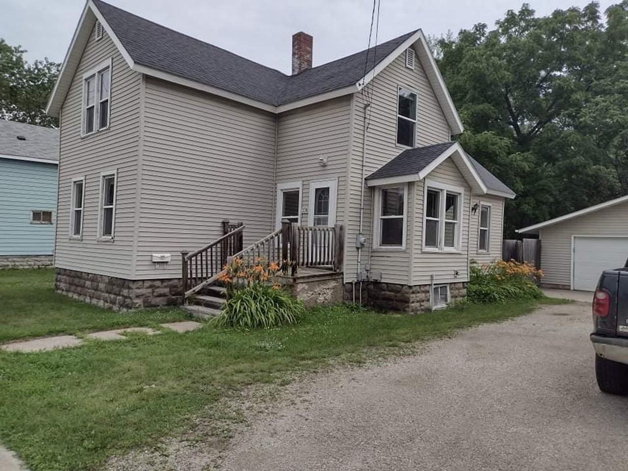 338 Hattie St - Photo 3 of 27