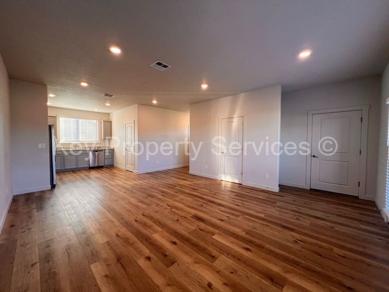 180 Loganberry Ct - Photo 4 of 24