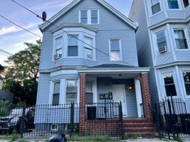 featured image of 29 Alexander St ##3
