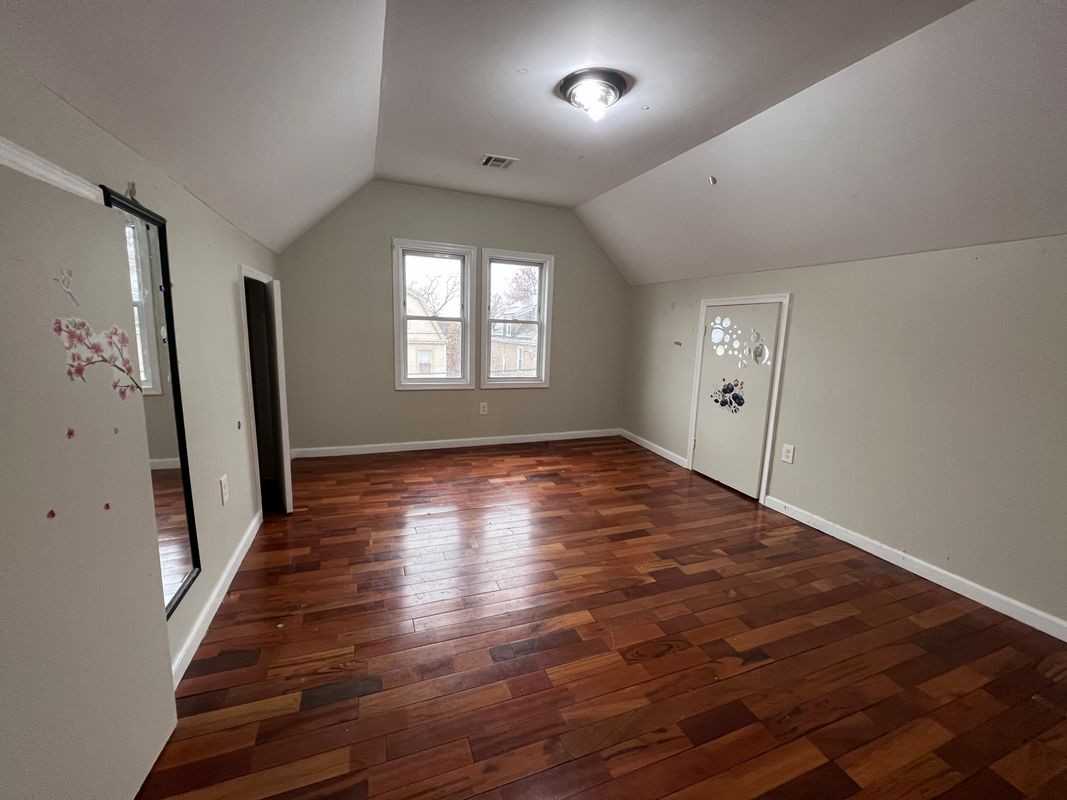 29 Alexander St ##3 - Photo 7 of 15