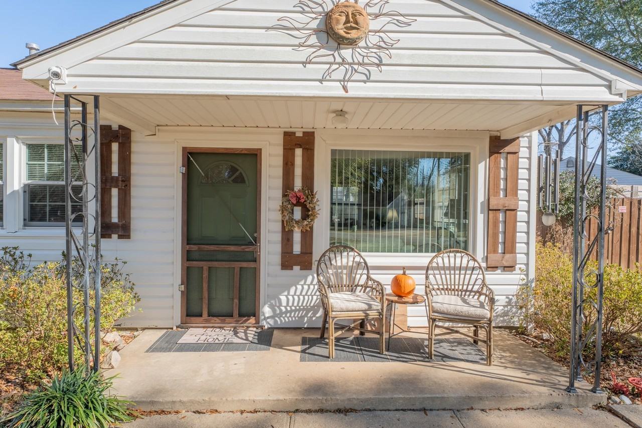 104 Sharyn Ln - Photo 2 of 29