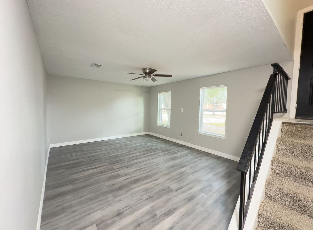 4931 Raven Ridge Dr - Photo 3 of 17