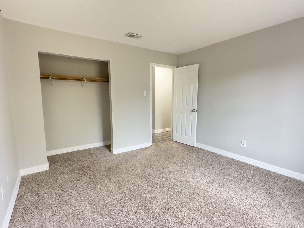 4931 Raven Ridge Dr - Photo 6 of 17