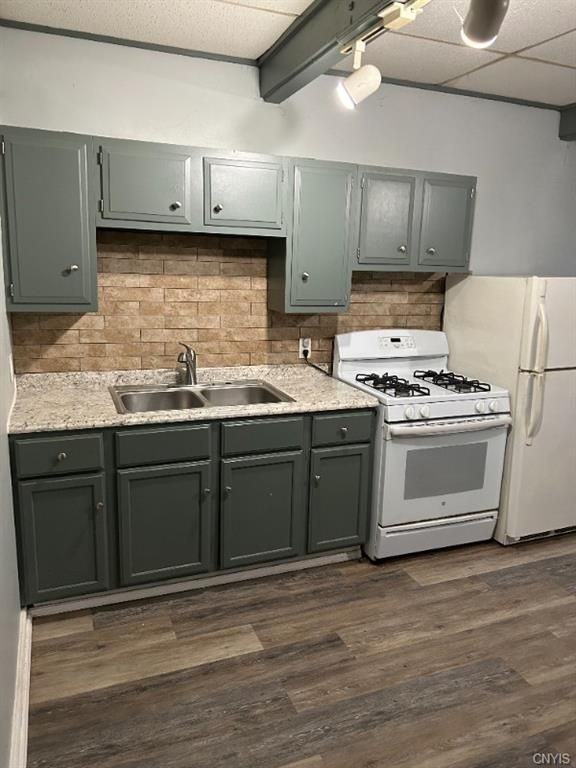 334 W 5th St - Photo 2 of 7