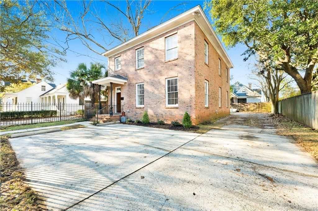 305 N Jackson St ##B - Photo 3 of 16