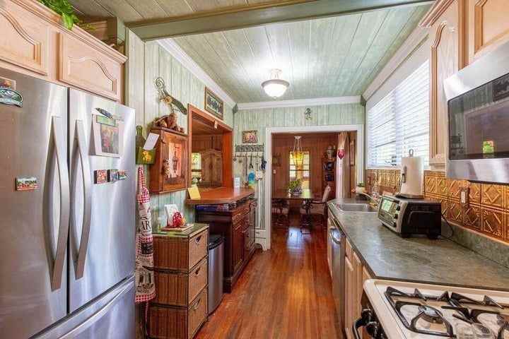 1016 N E St ##A - Photo 2 of 11