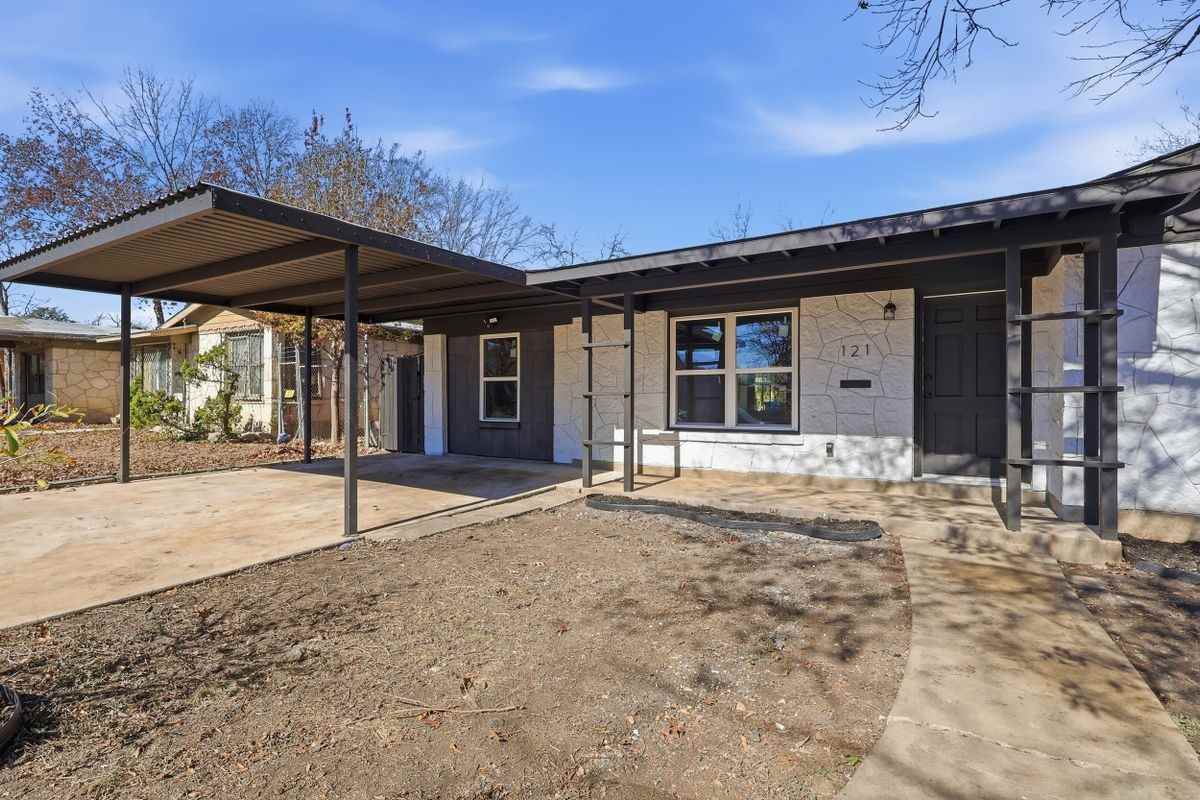 121 Eland Dr - Photo 4 of 24