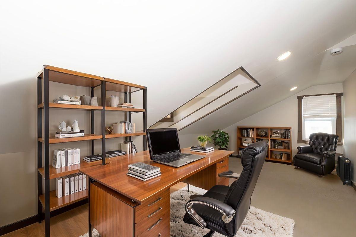 316 W Gibbons St - Photo 3 of 9