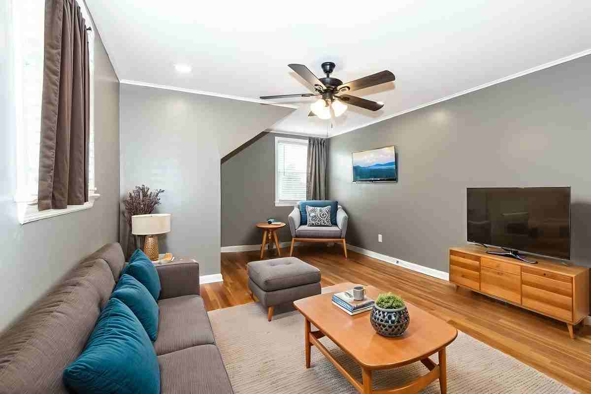 23 Gates Ave ##2 - Photo 2 of 8