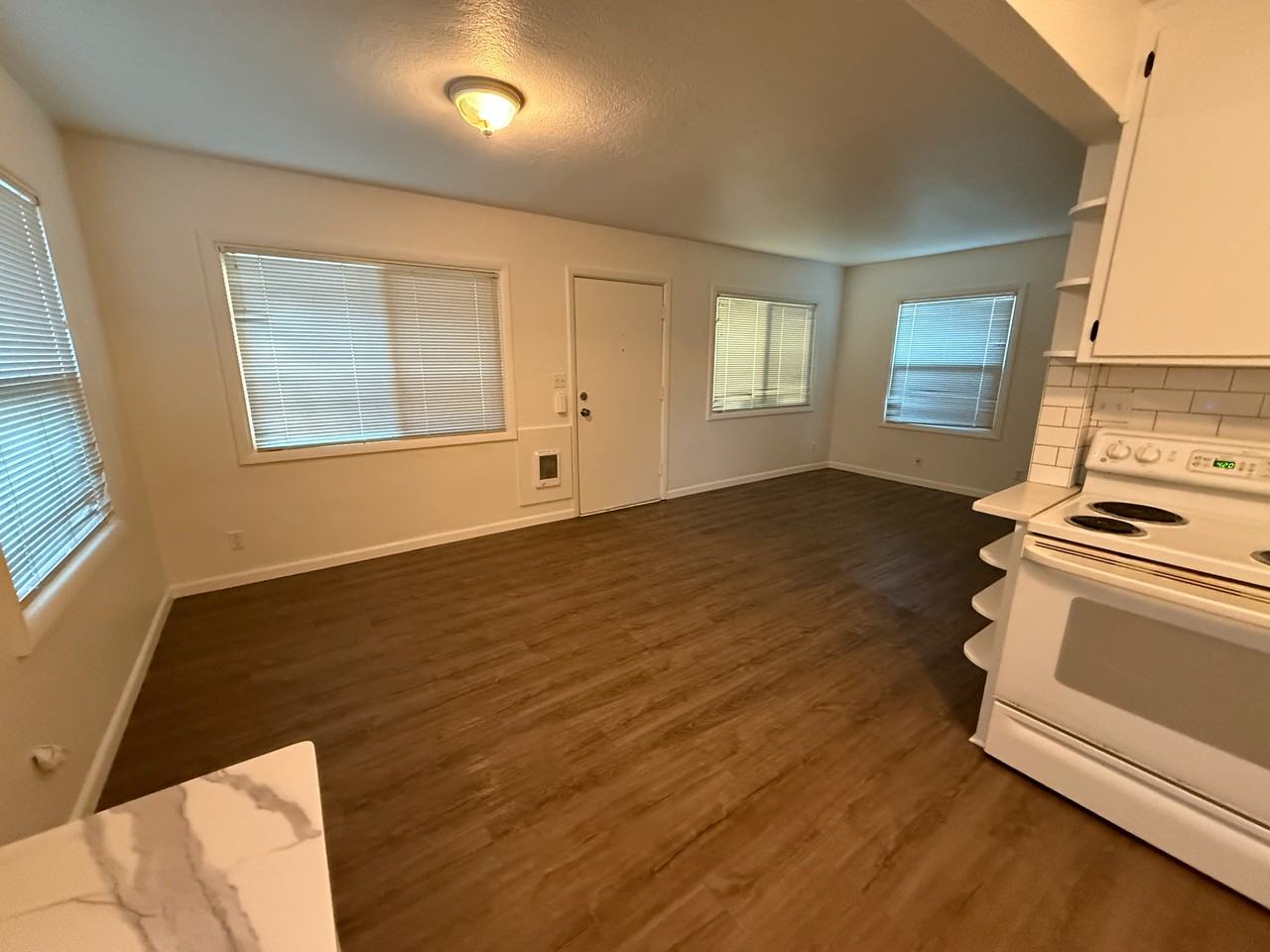 1613 State St - Photo 4 of 29