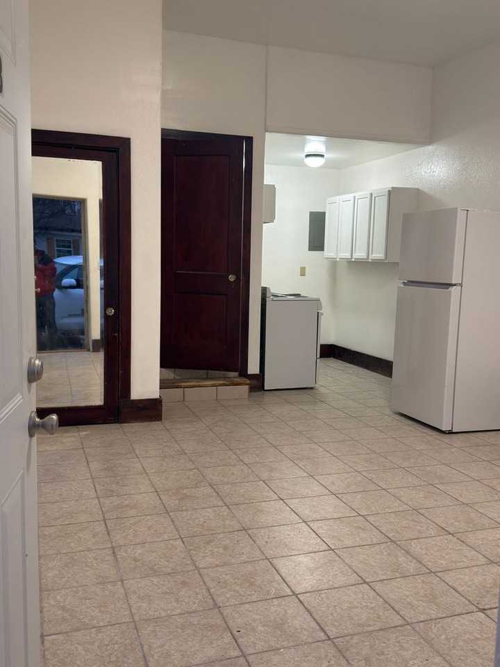 838 838 S COCNORD ST - Photo 2 of 7