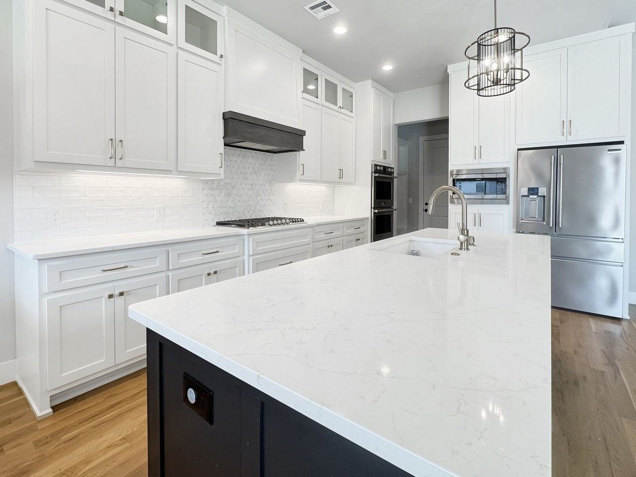 3008 E 102nd Pl - Photo 3 of 26