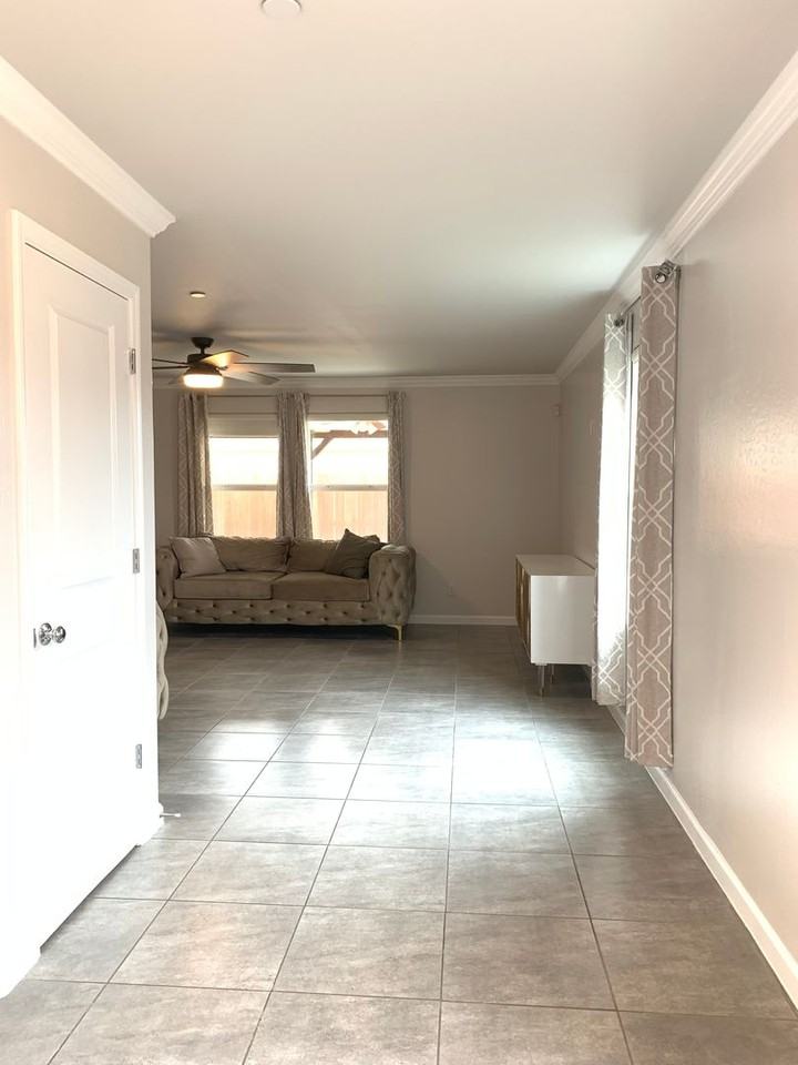 6115 Esmerelda Ave - Photo 3 of 13