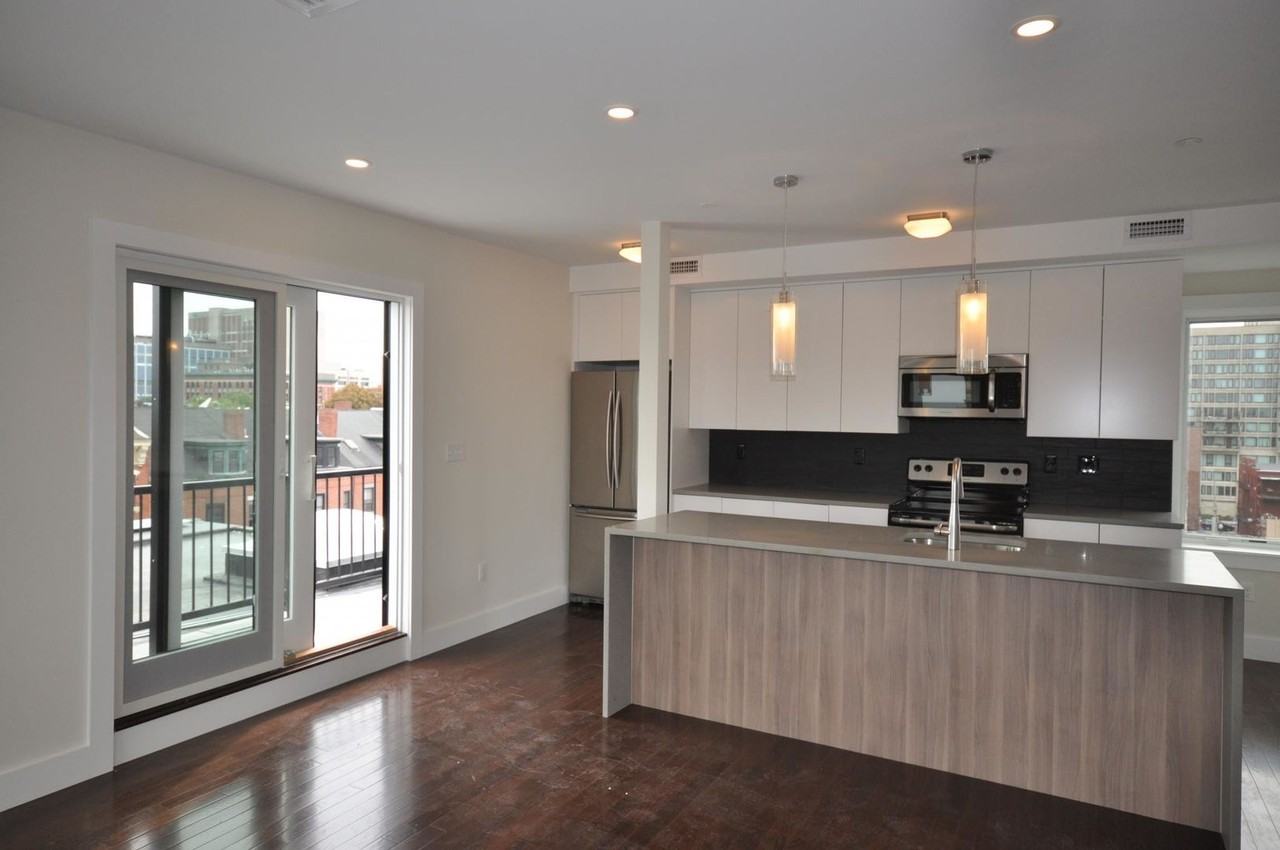 651 Massachusetts Ave - Photo 3 of 16