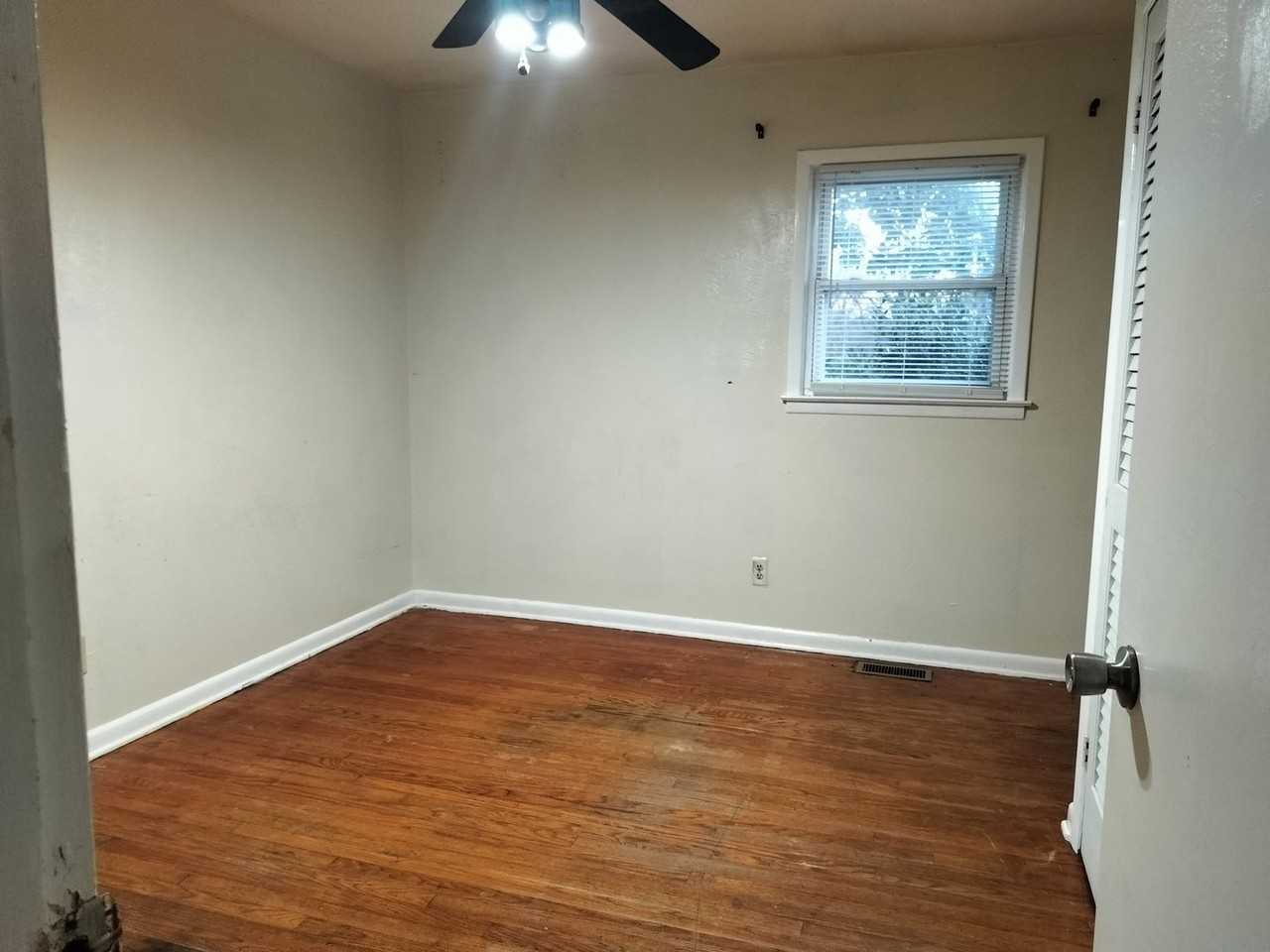 6034 Elstree Pl - Photo 5 of 9