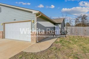 featured image of 645 N Grandstone St