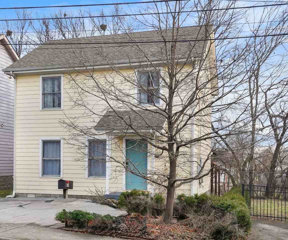 914 Warren St - Photo 2 of 19