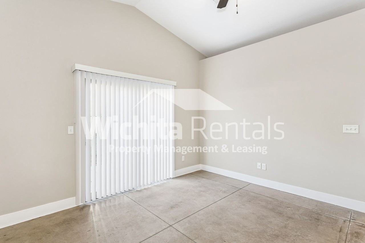 3518 E Sunflower Dr - Photo 3 of 13