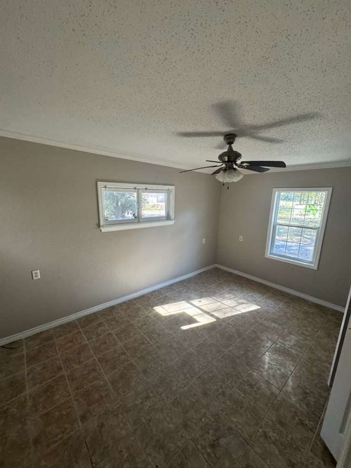 150 Schoolview Dr - Photo 3 of 7