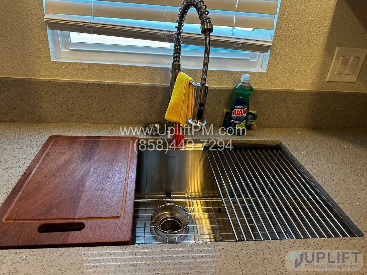 3791 Marlborough Ave - Photo 5 of 42