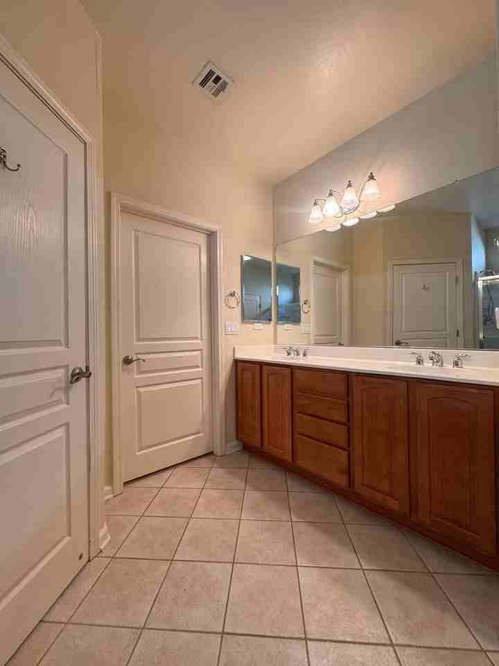 9145 Spruce Creek Ct - Photo 5 of 7