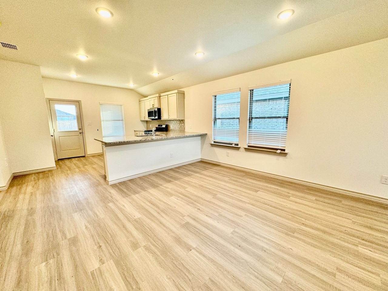 7206 26th St - Photo 7 of 25