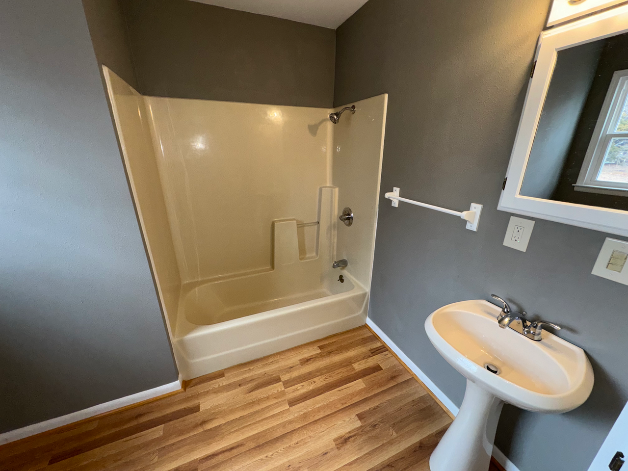 733 E Country Rd - Photo 4 of 5