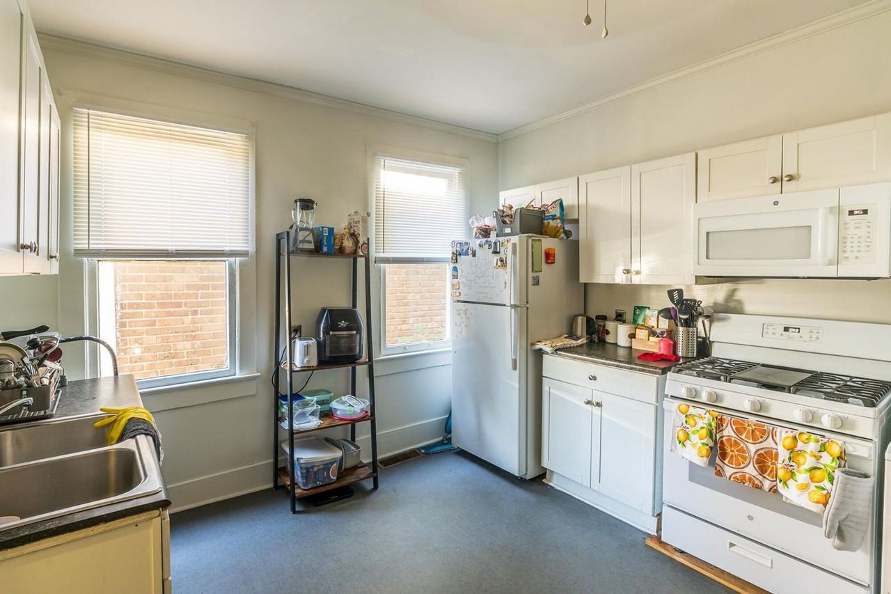 Downtown Charleston - Photo 4 of 7