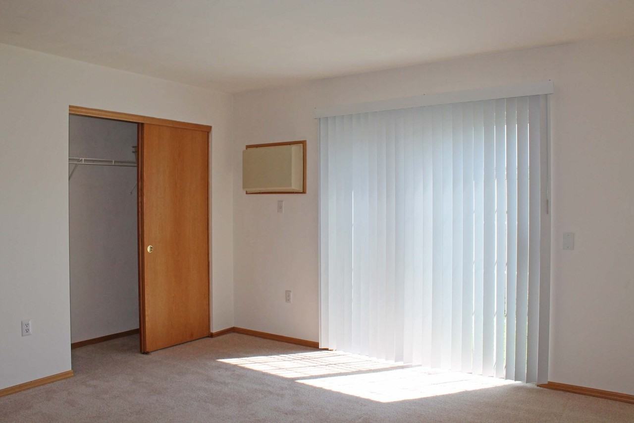 3516 Midvale Dr #4 - Photo 6 of 10