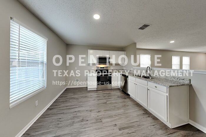 4725 Waterford Dr - Photo 5 of 20