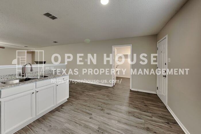 4725 Waterford Dr - Photo 6 of 20