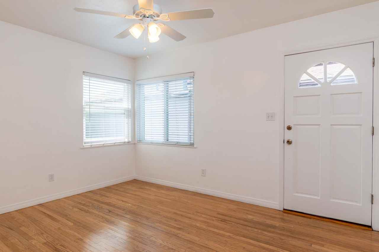 4434 40th St - Photo 3 of 12