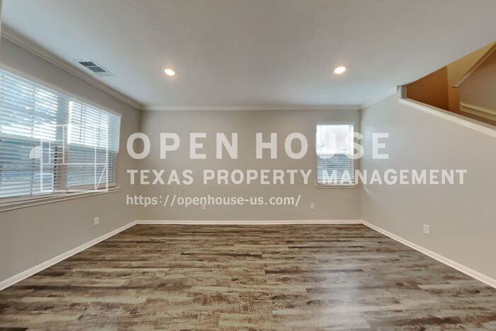 20750 Pine Rain Ct - Photo 4 of 24