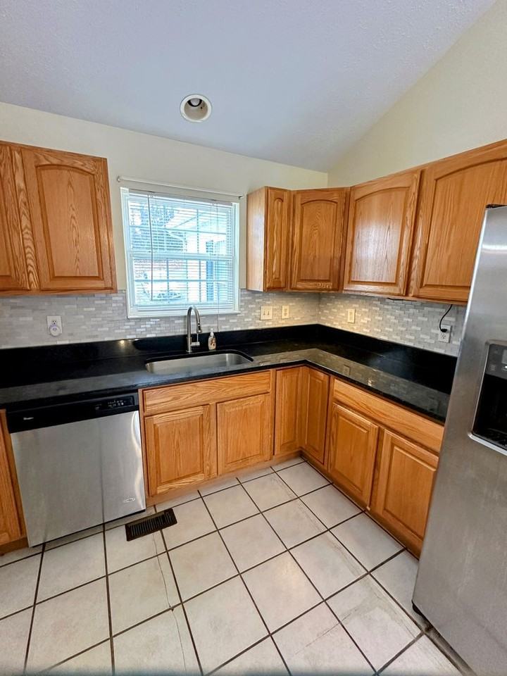 10370 Nettle Pl - Photo 3 of 15