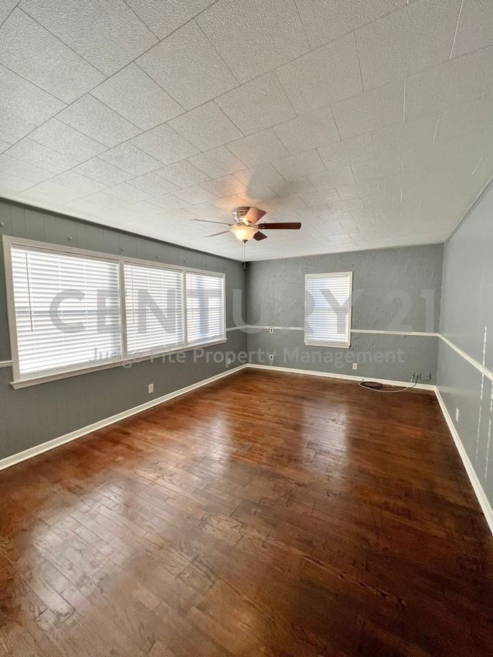 1319 N Clay St - Photo 2 of 11