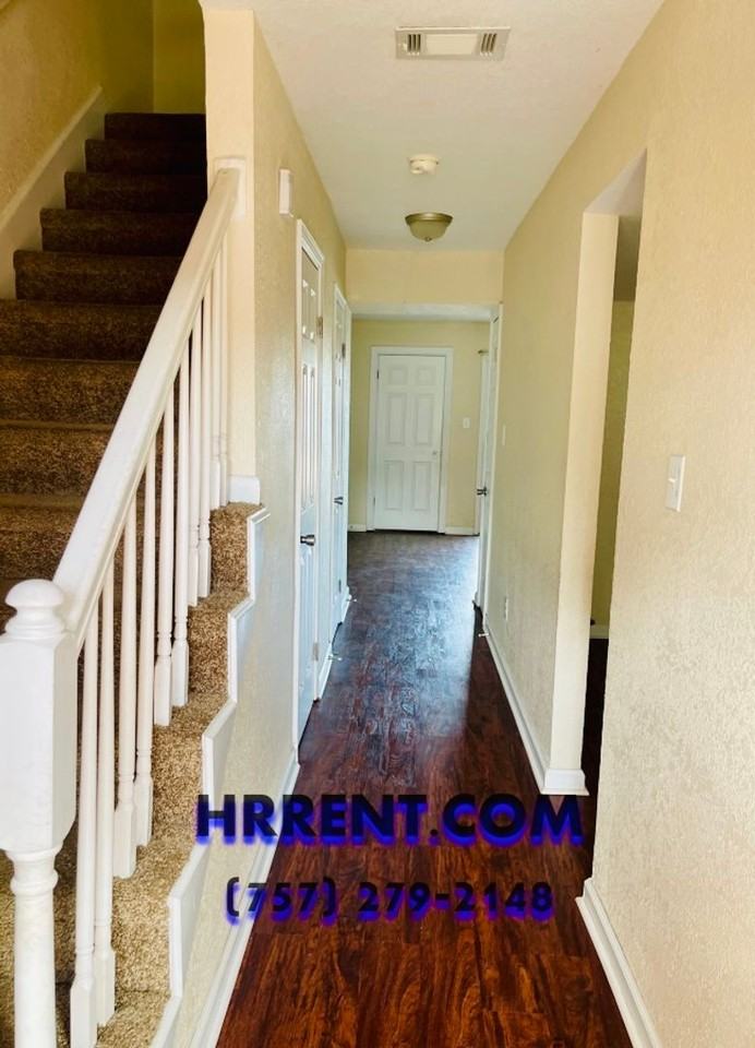 5534 New Colony Dr - Photo 3 of 15