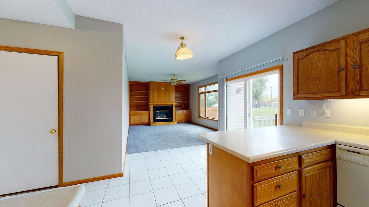 2504 Somerset Dr - Photo 7 of 31