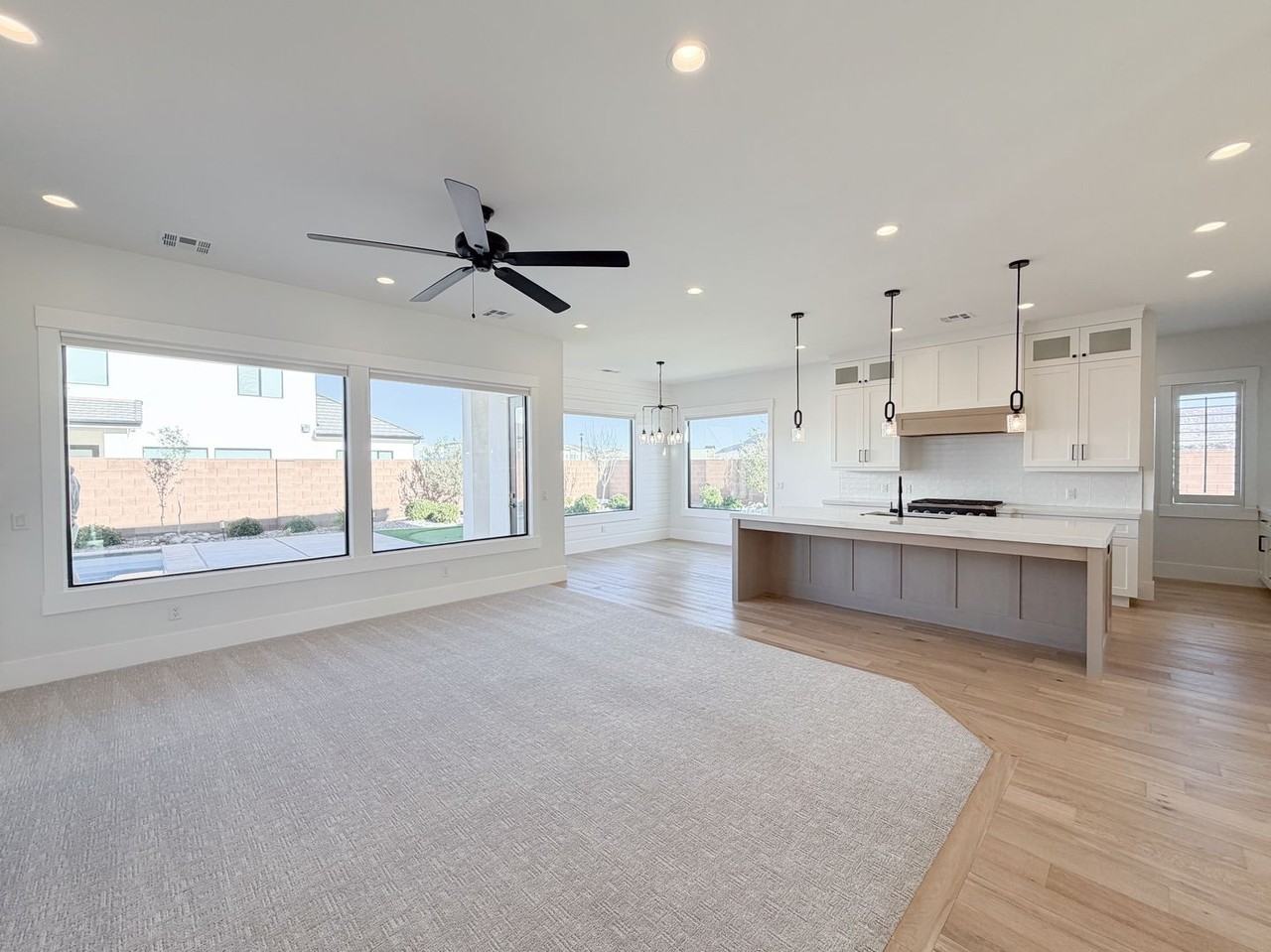 529 E 4290 S - Photo 3 of 35