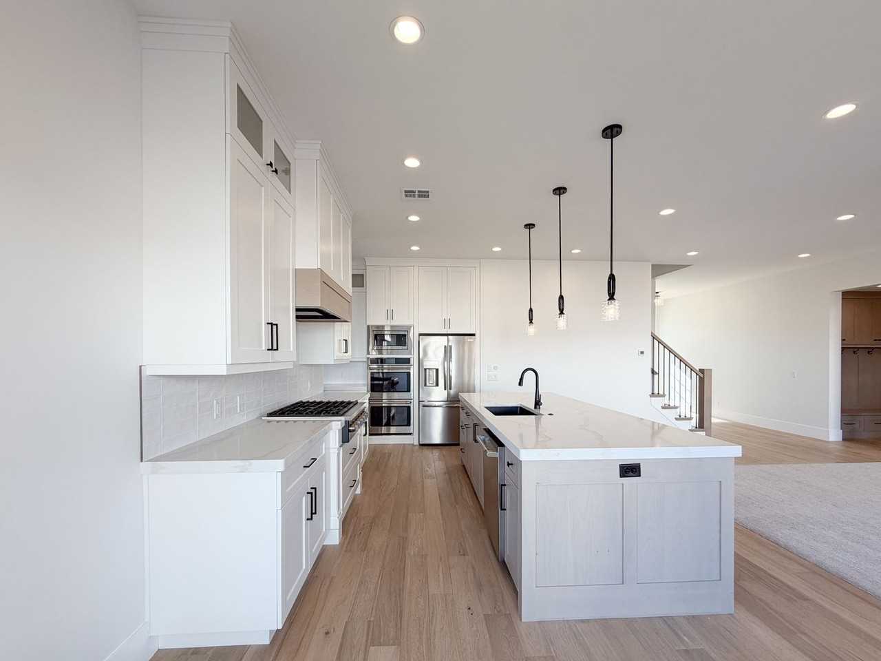 529 E 4290 S - Photo 7 of 35