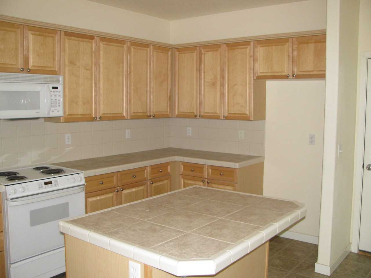 283 Nw 208th Ave - Photo 7 of 17