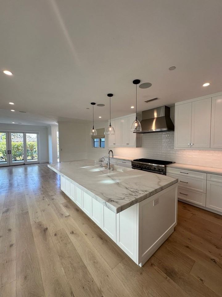 514 Avocado Ave - Photo 7 of 31