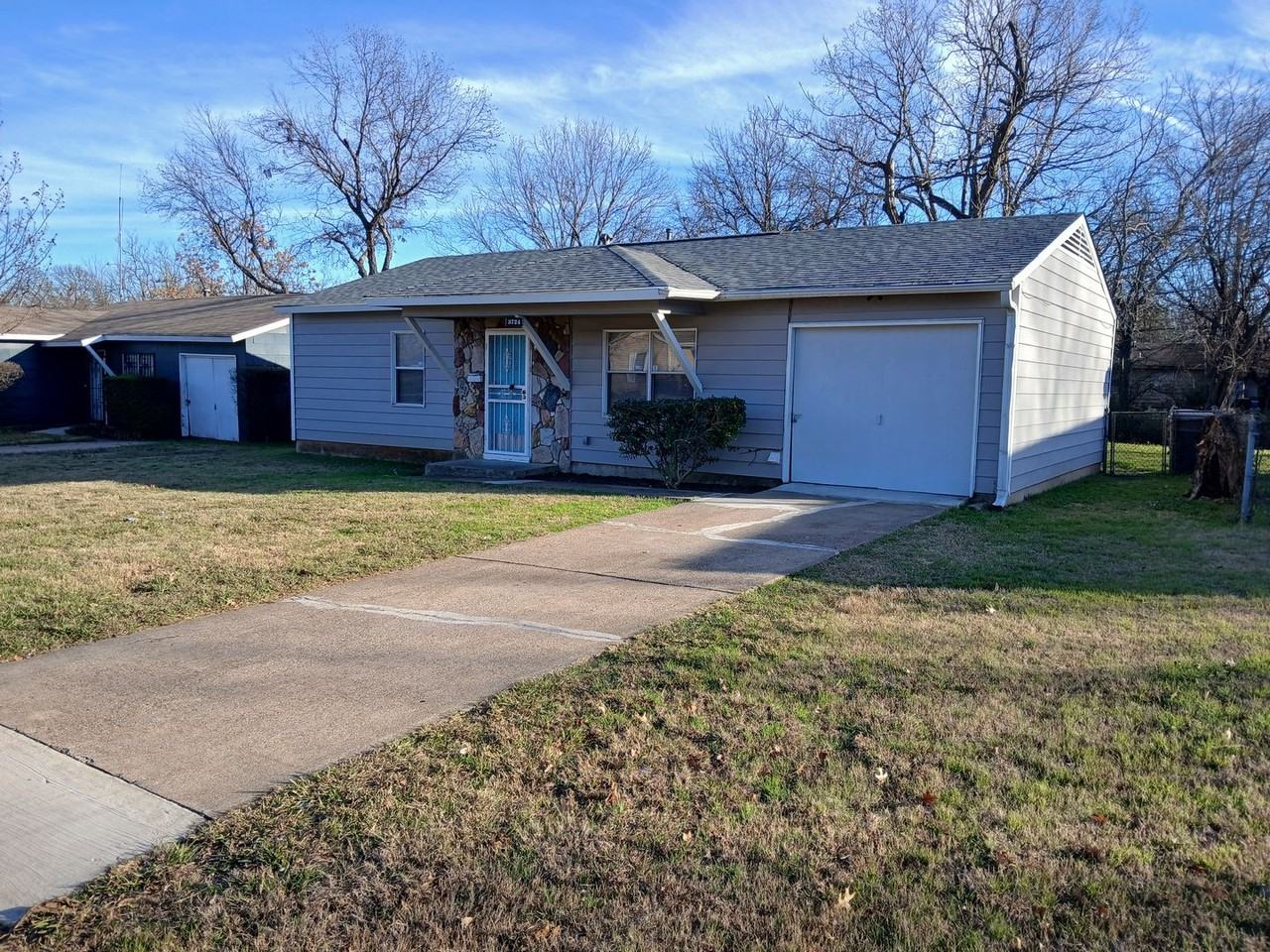 3724 Moonstone Dr - Photo 2 of 35