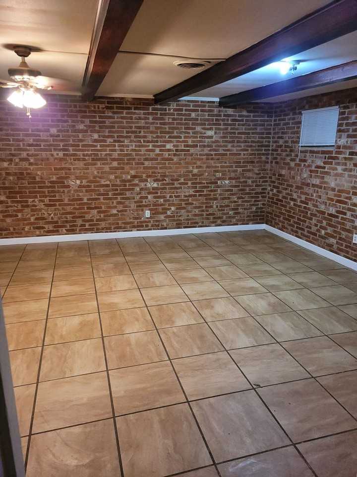 3018 W Main St - Photo 5 of 17