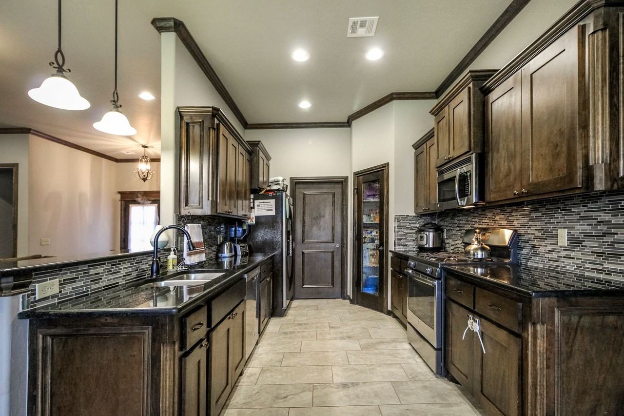 3229 Nw 188th Ter - Photo 4 of 14