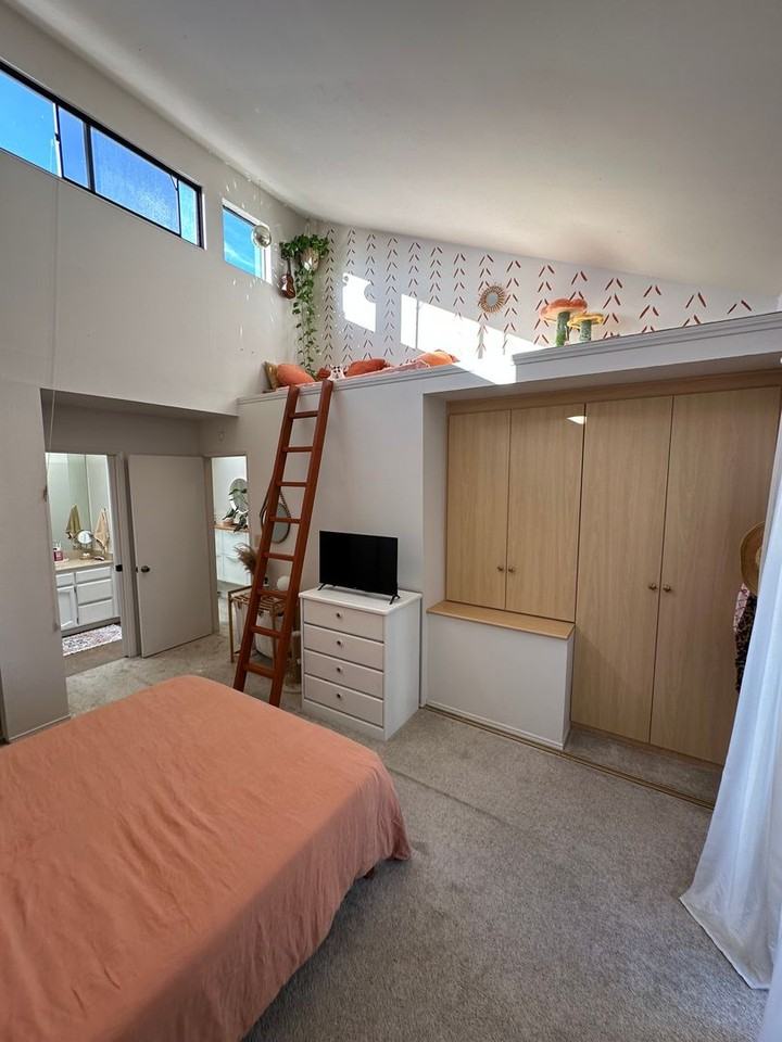 1221 Essex St #8 - Photo 3 of 29