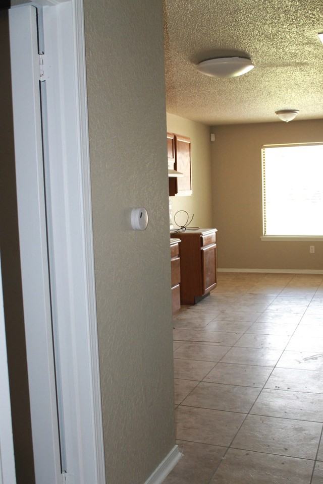 8511 Justin Pl - Photo 6 of 9