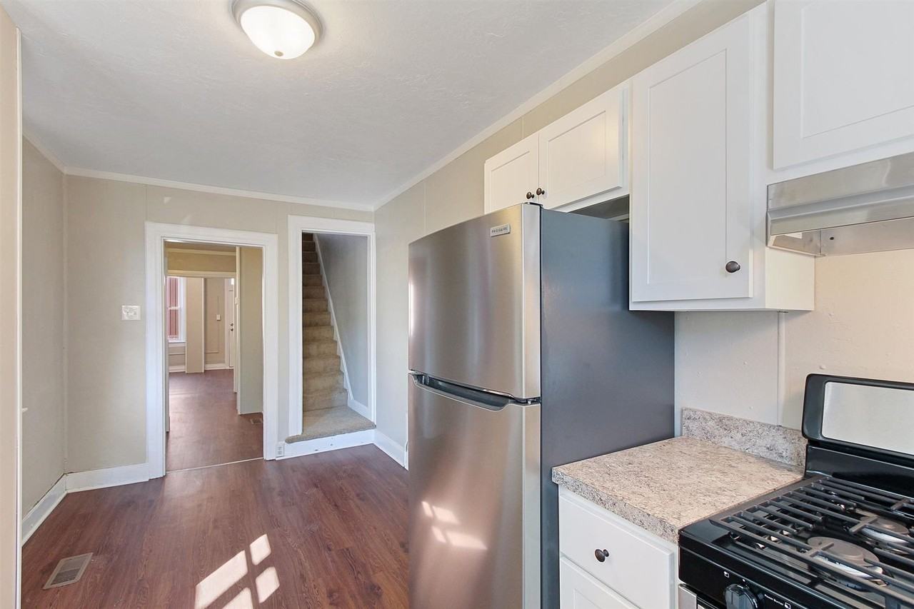 588 Company St - Photo 7 of 24