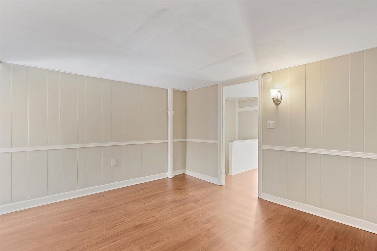 588 Company St - Photo 7 of 24